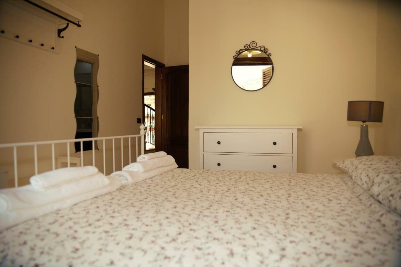 Bnb Donnalaura Carini Exterior photo
