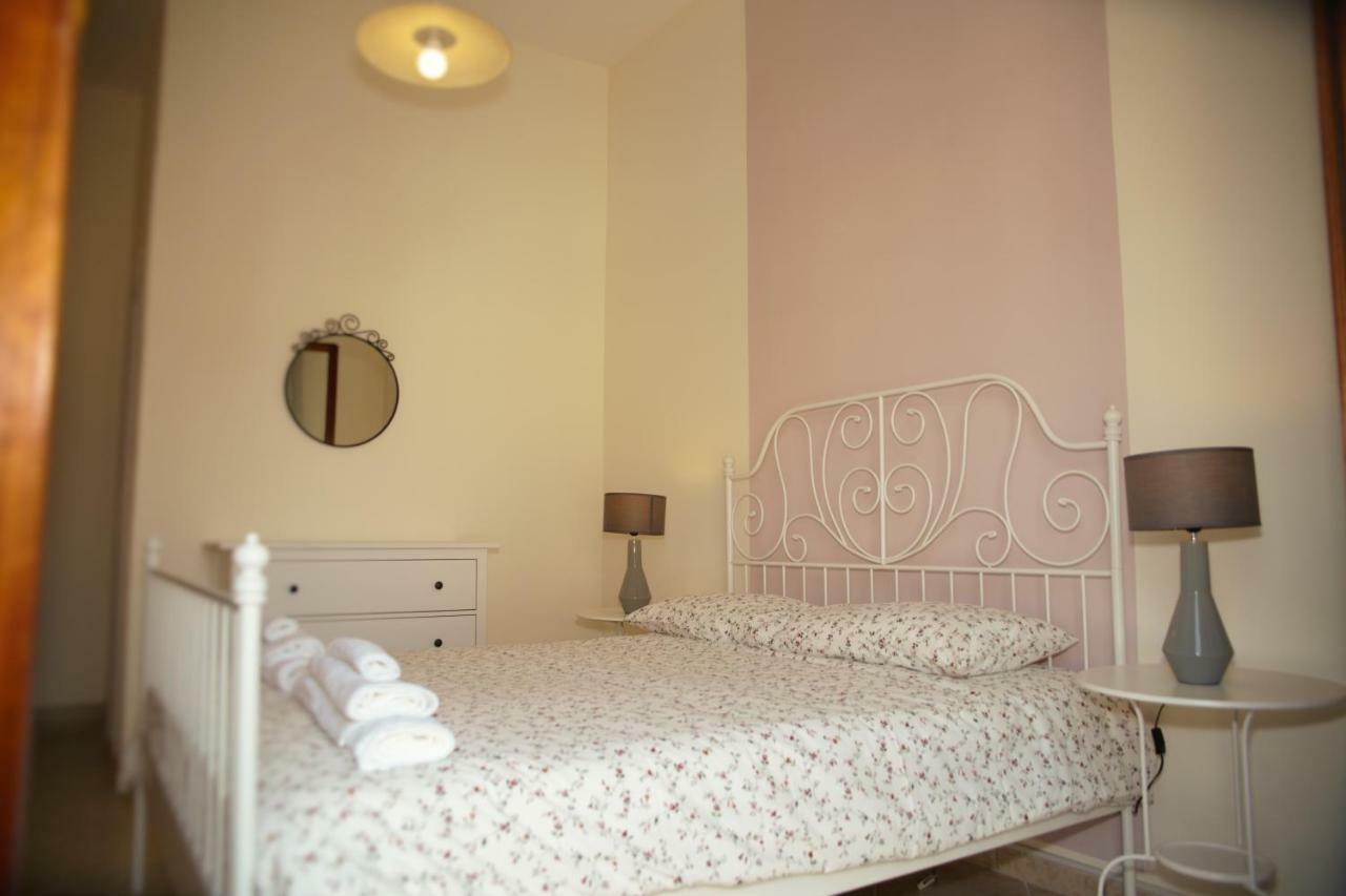 Bnb Donnalaura Carini Exterior photo